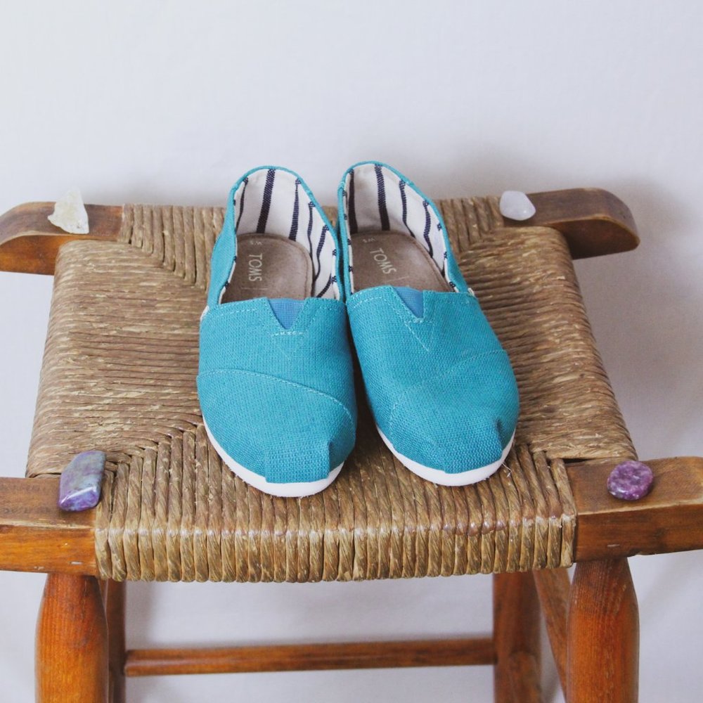 Turquoise Toms